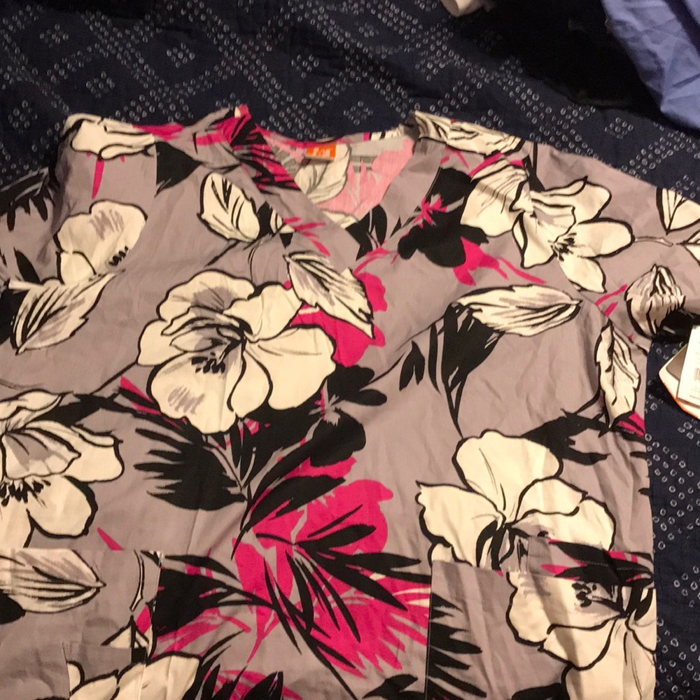 Scrub top