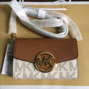 Michael Kors Crossbody Phone Wallet New