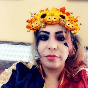 Meet your Posher, Elaine