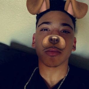 Meet your Posher, Deandre