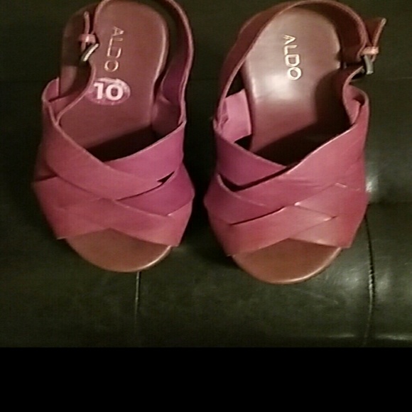 Sandals - Picture 2 of 4