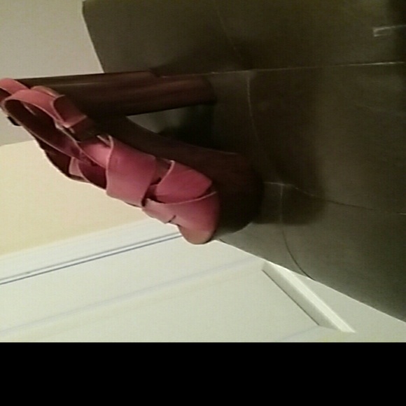 Sandals - Picture 3 of 4