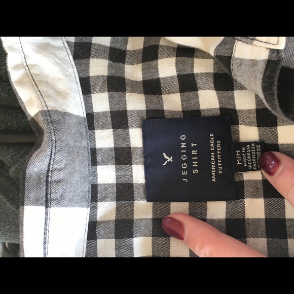 American Eagle Women’s Plaid Jegging Shirt - Picture 6 of 7