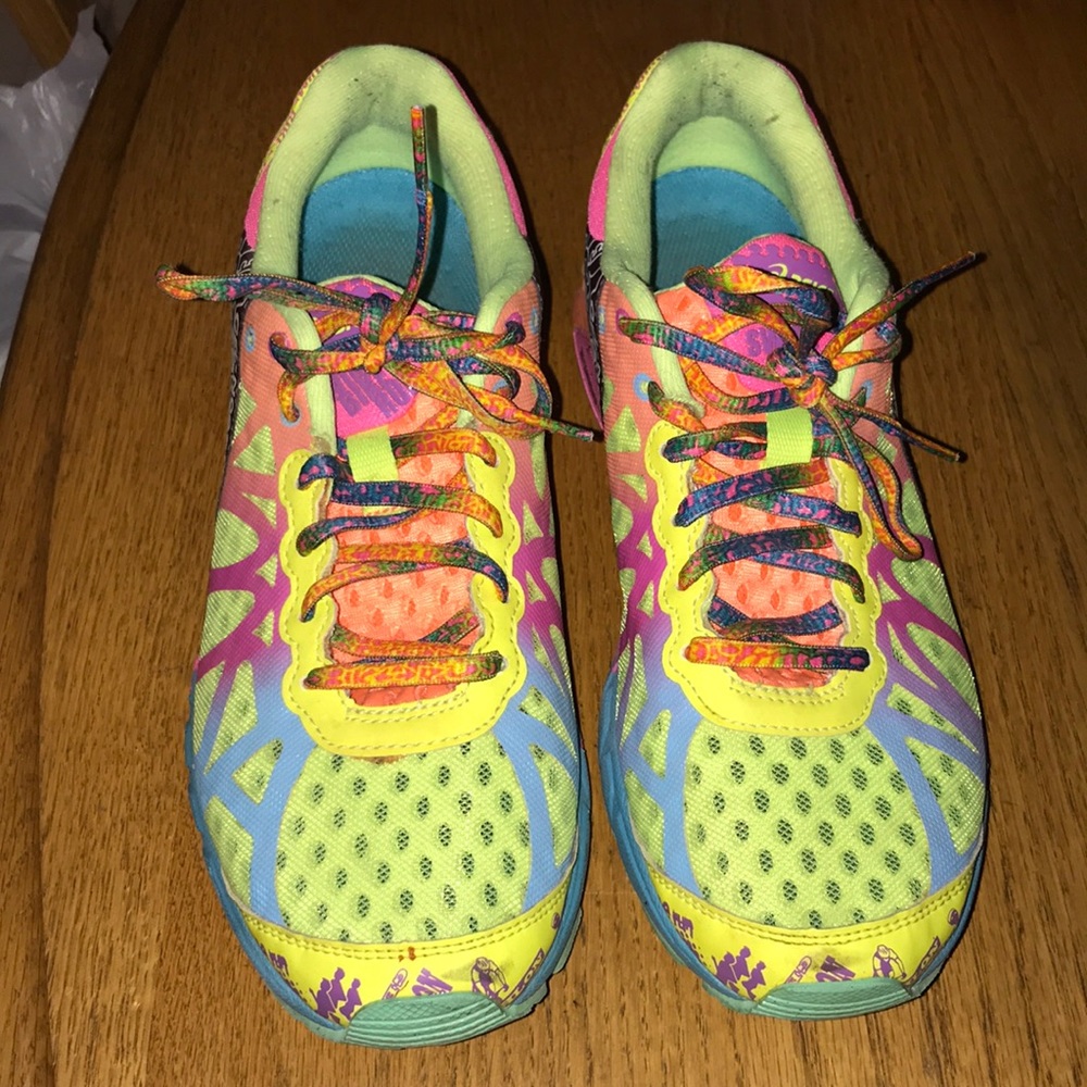 Women’s ASICS size 9