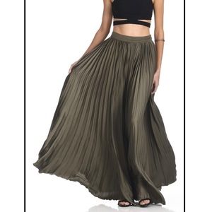NWT Olivaceous Olive Green Pleated Skirt
