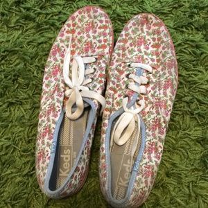 Floral keds