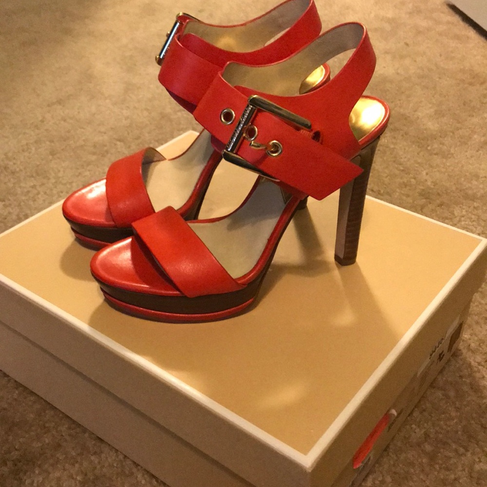 Michael Kohrs orange heel sandals