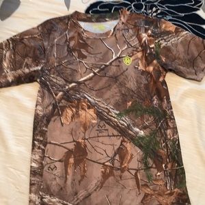 Boys camouflage tee shirt. Size XL
