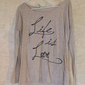 Woman’s long sleeve tee