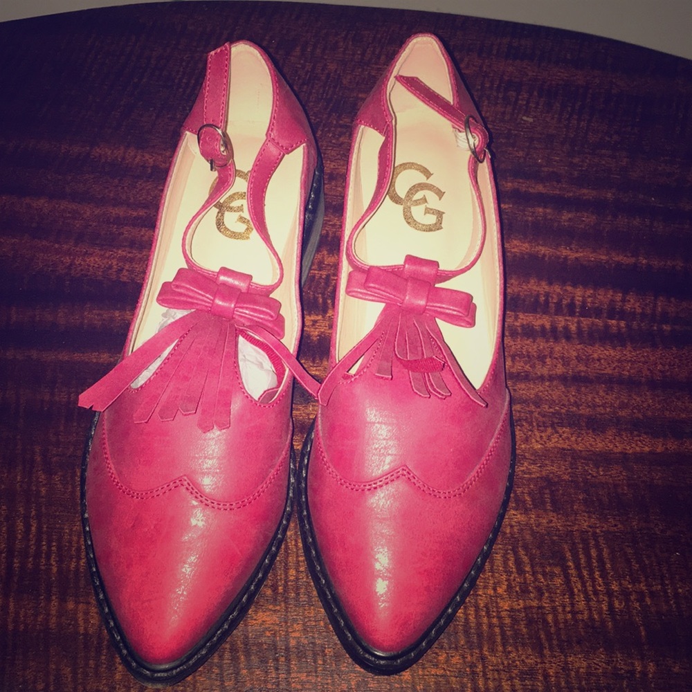 Stylish wine/pink flats