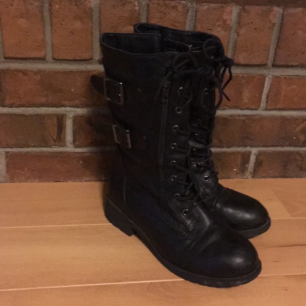 Pierre Dumas women’s size 7 combat type boots