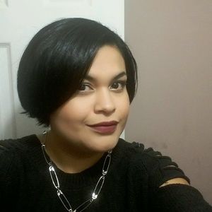 Meet your Posher, Dennise