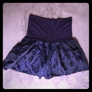 NWOT Charlotte Russe navy skirt with pockets- M