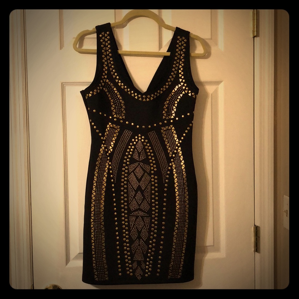 Black and gold dress perfect for all occasions
