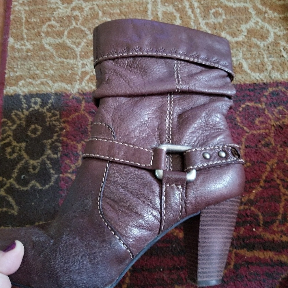 Fossil boots