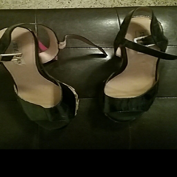 Heels - Picture 4 of 4