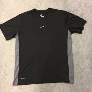 🔵Nike men’s Dri-fit size medium🔵