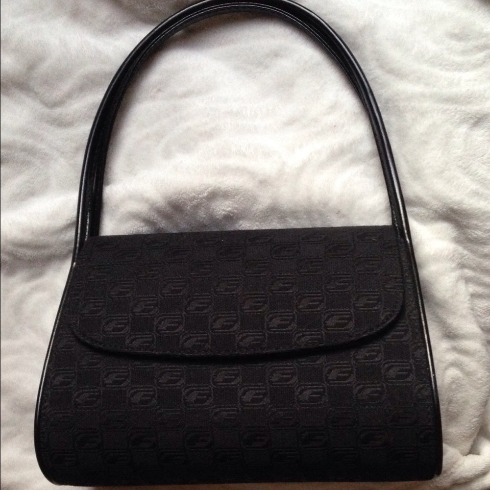 Vintage Handbag w/ Attachable Strap