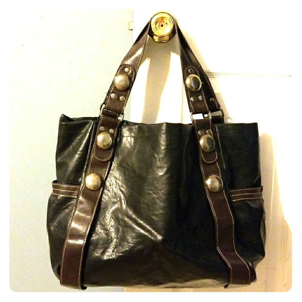 Bueno Large Shoulder Bag.