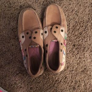 Well loved sperry boat shoes