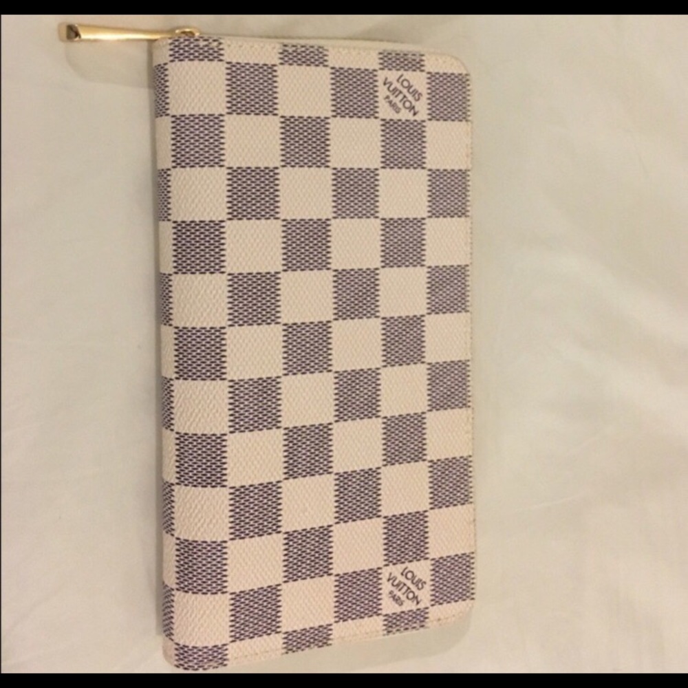 Louis Vuitton Damier Azur Zippy Wallet
