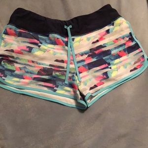 Athletic shorts with panty lining