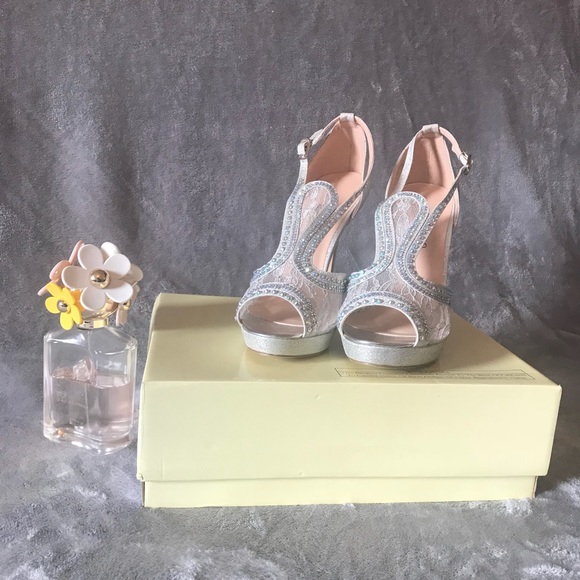 Cathy Jean Formal Sandals - Picture 2 of 8