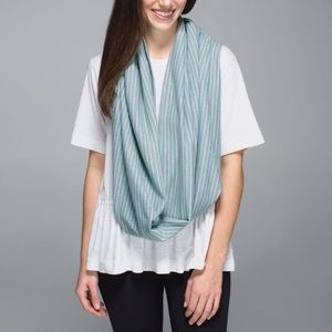 Green and Grey LuluLemon Scarf
