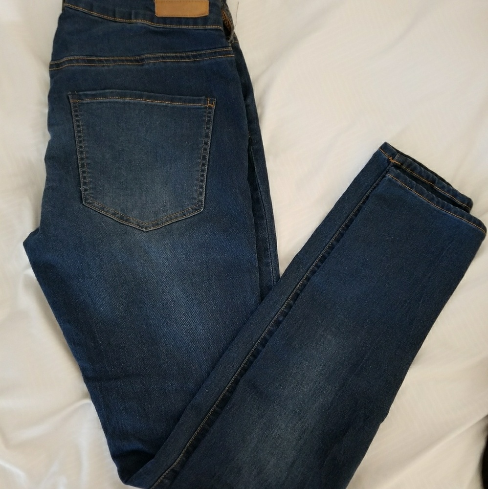 H&M Maternity Jeans in Blue Wash
