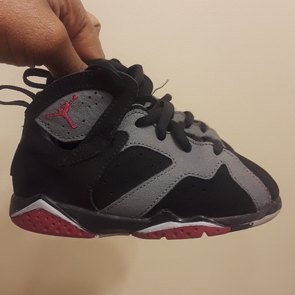 🖤Black gray and plum jordans🖤