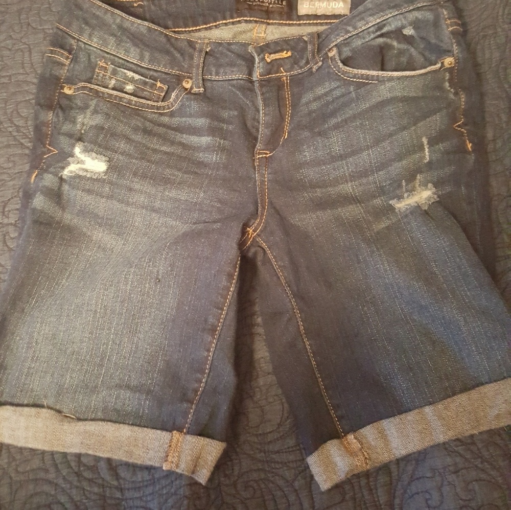 Like New/Aeropostal Boyfriend Jean Shorts