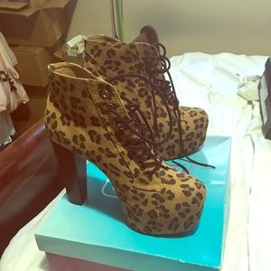 Jeffery Campbell inspired boots size 8 PRICE FIRM