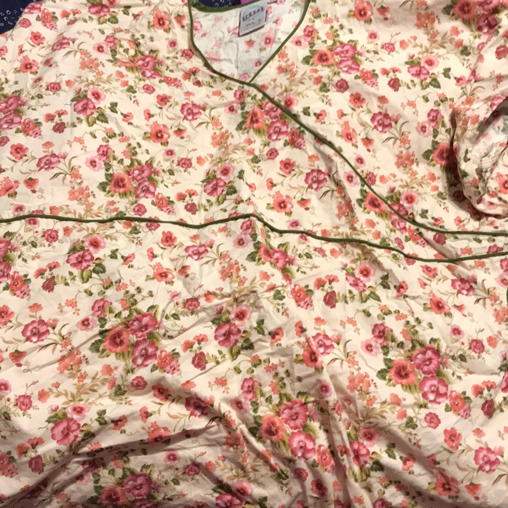 Scrub top