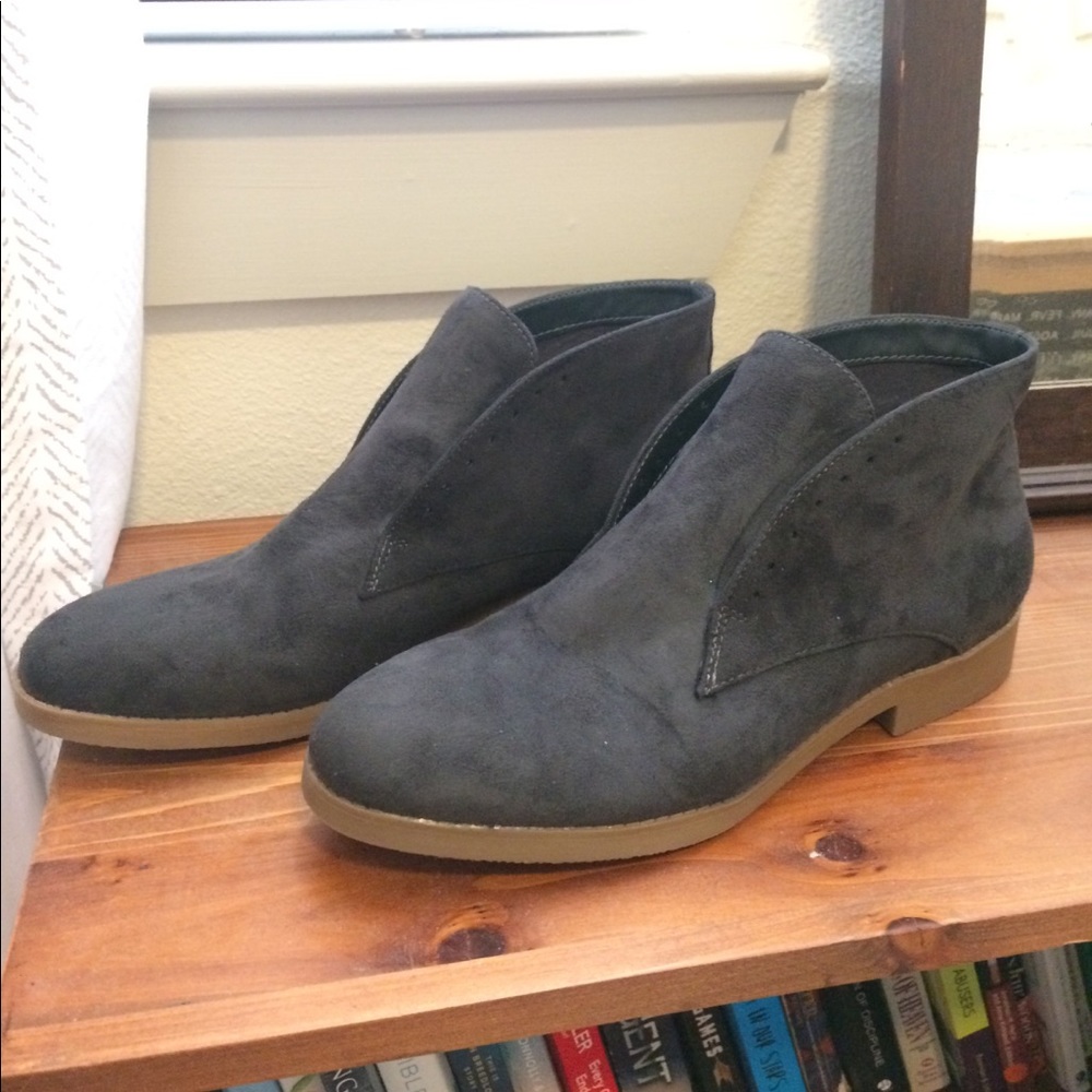 Suede navy booties