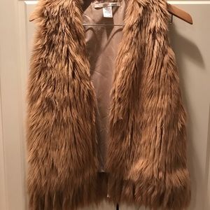 Fake fur vest