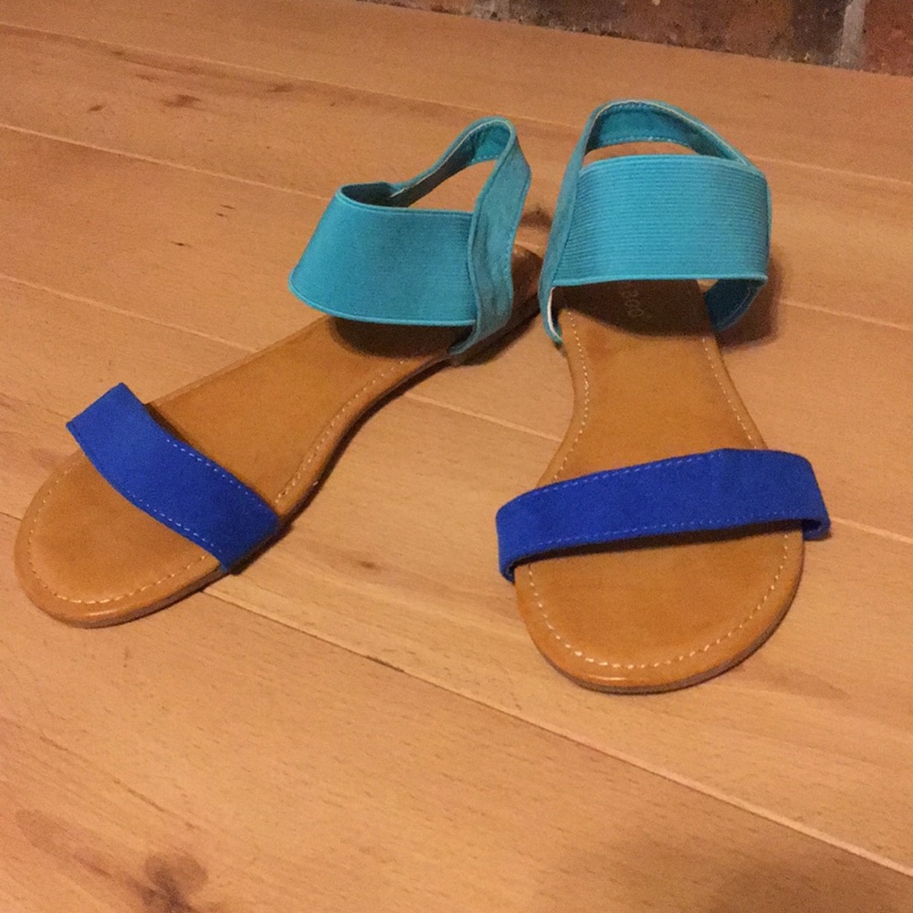 Bamboo sandals size 7 1/2 worn once!!