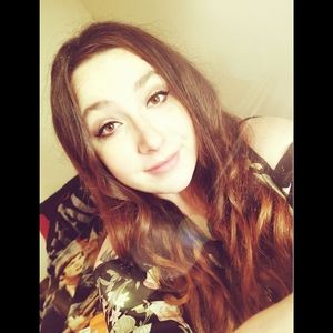 Meet your Posher, Olivia