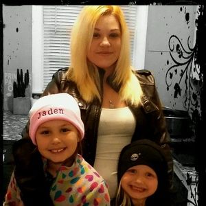 Meet your Posher, Elizabeth