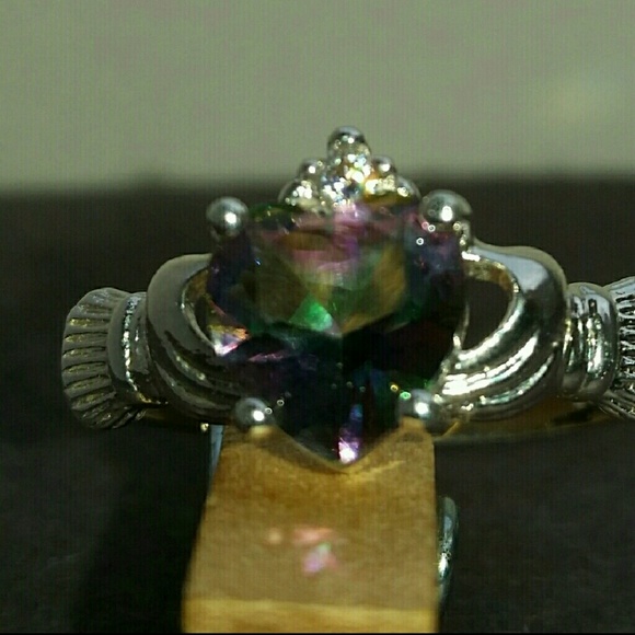 🆕Irish Claddagh Ring, Sterling Silver - Picture 3 of 4