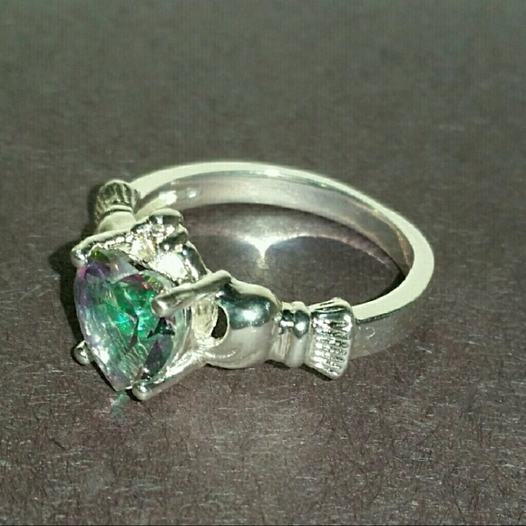 🆕Irish Claddagh Ring, Sterling Silver - Picture 4 of 4