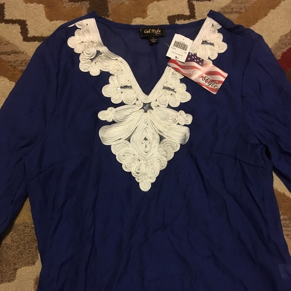 Tunic - Picture 2 of 3