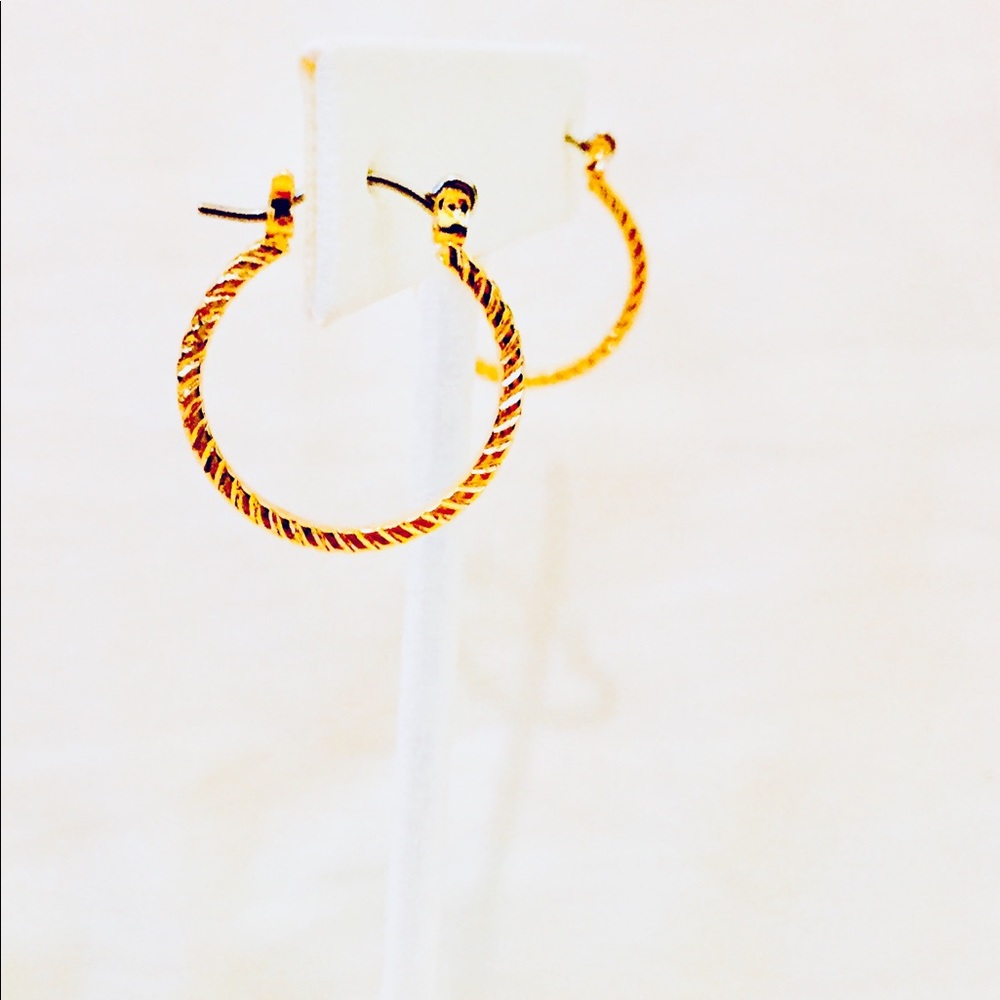 14KT Gold Ridged Hoop Earrings - Picture 3 of 3