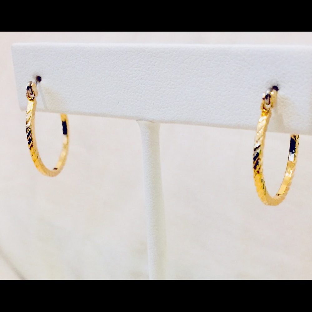 14KT Gold Ridged Hoop Earrings