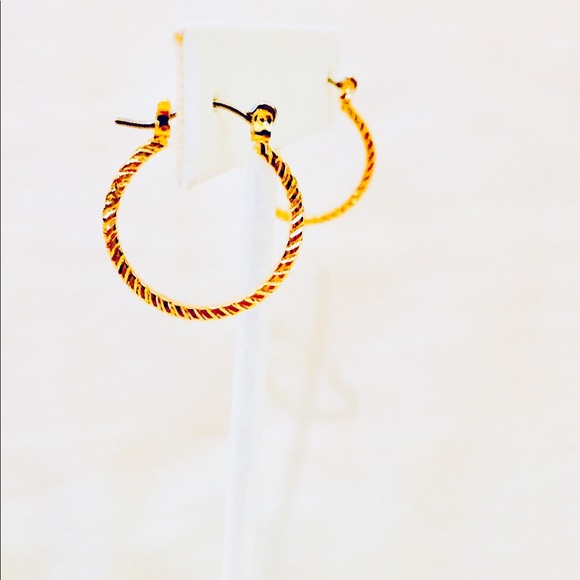 14KT Gold Ridged Hoop Earrings - Picture 3 of 3