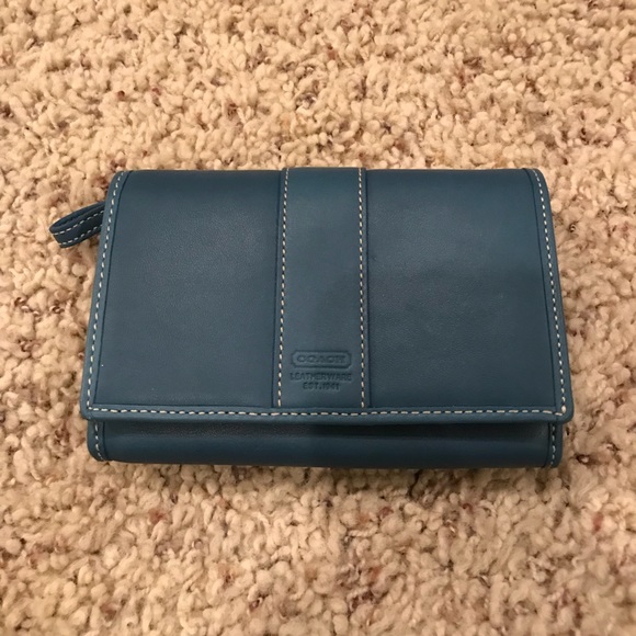 Blue Coach Wallet NWT !!! - Picture 1 of 4
