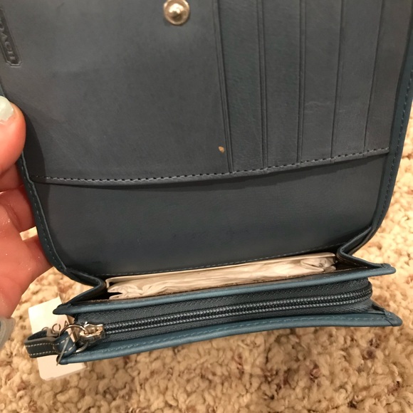 Blue Coach Wallet NWT !!! - Picture 3 of 4
