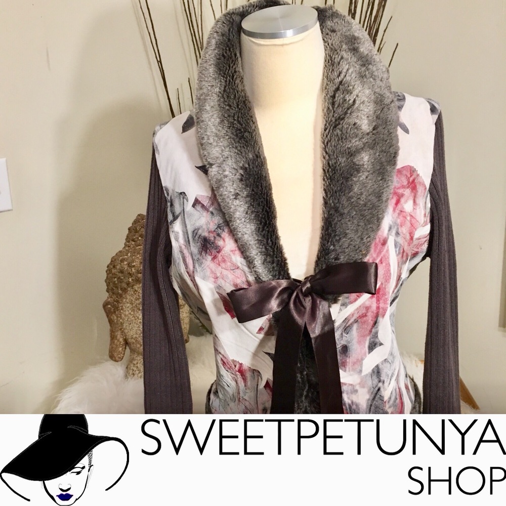 Gorgeous Nubuck Hand Painted Jacket 💋🖤