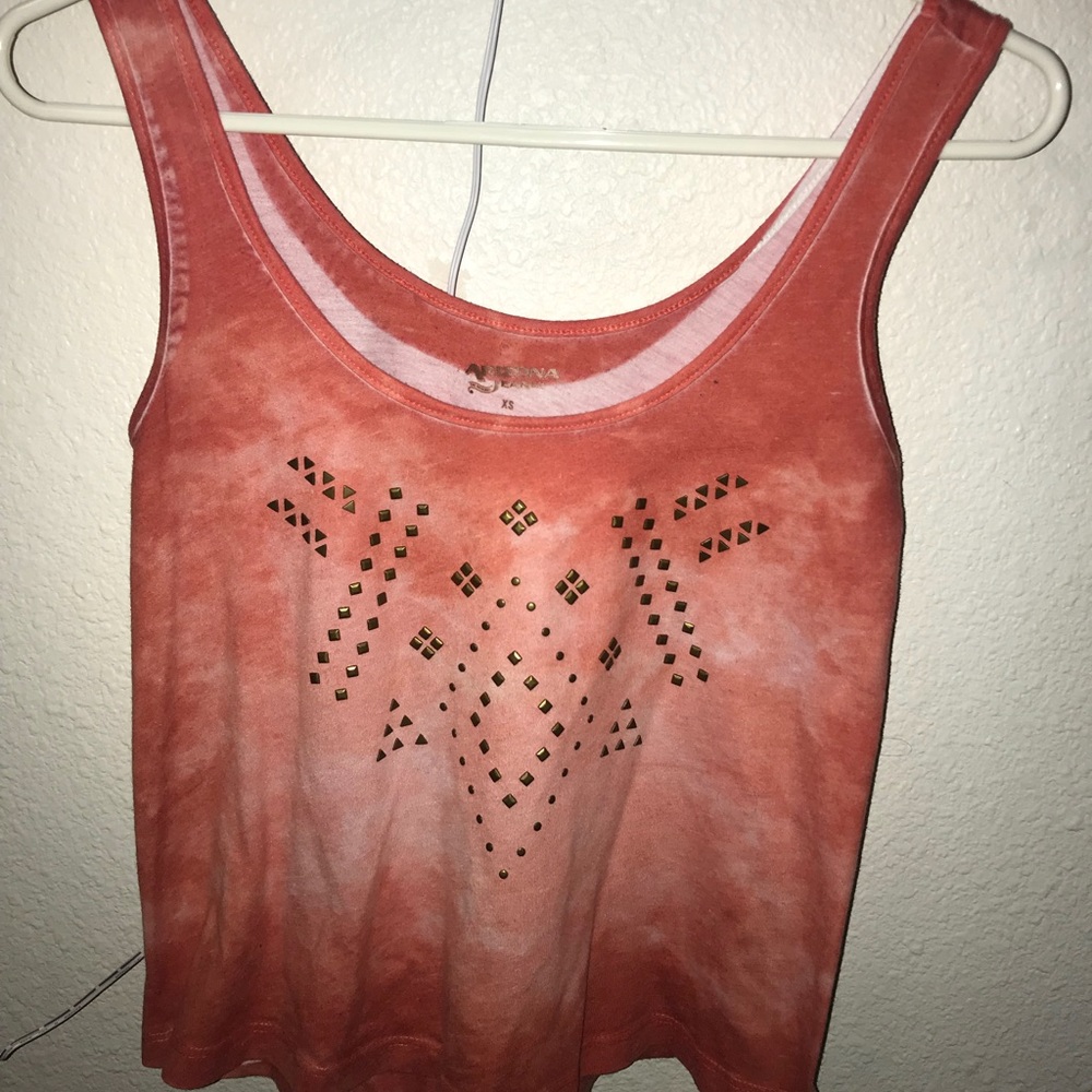Tank top with design