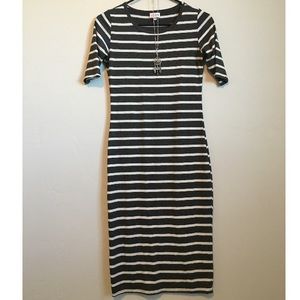 🎀 Lularoe Gray and White Julia XXS 🎀