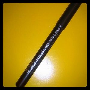 MAC "Nightmoth" lipliner